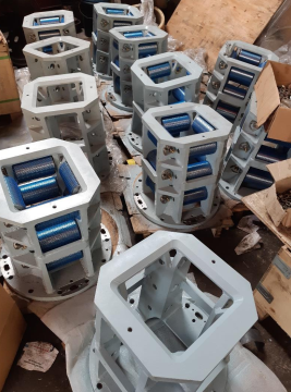 Bộ chân khuôn con lăn